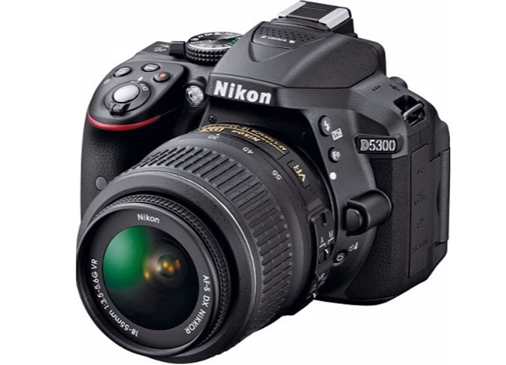 Nikon D5300 18-55 VRⅡ KIT 2315ショット美品カメラ