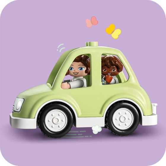 LEGO® Duplo Family House on Wheels (10986) image 13