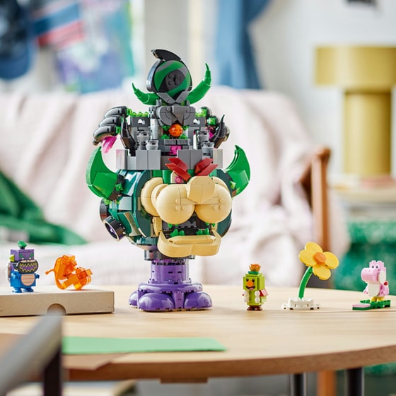 LEGO® Super Mario™ Prince Florian & Castle Bowser (72042) image 6