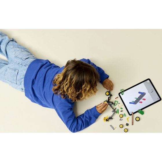 LEGO® Technic John Deere 1470H Wheeled Harvester (42218) image 4