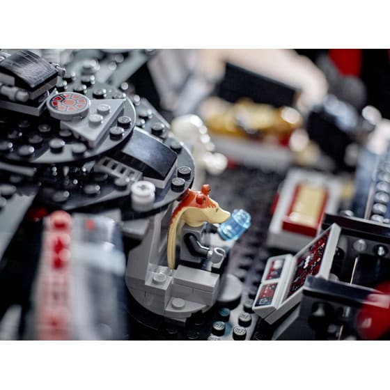 LEGO® Star Wars The Dark Falcon (75389) image 19