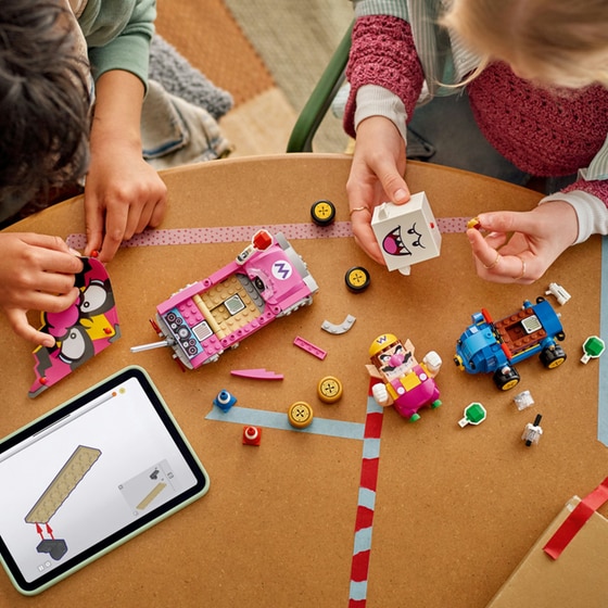 LEGO® Super Mario™ Mario Kart™ - Wario & King Boo (72038) image 3