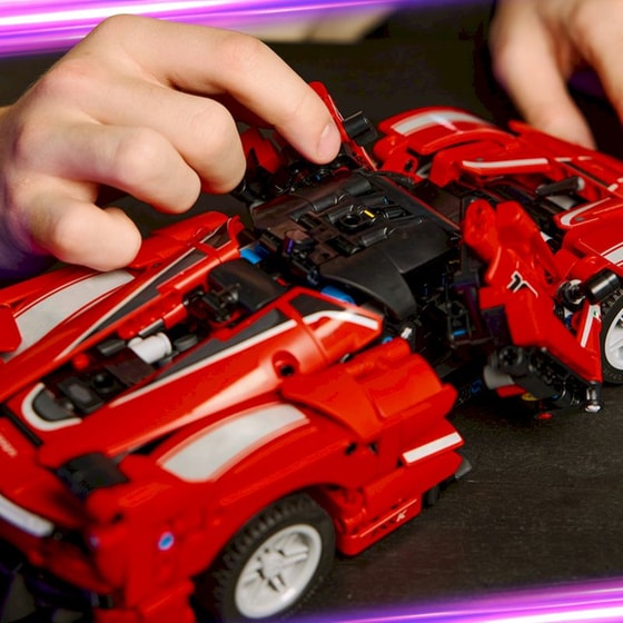 LEGO® Technic™ Ferrari FXX K (42212) image 3