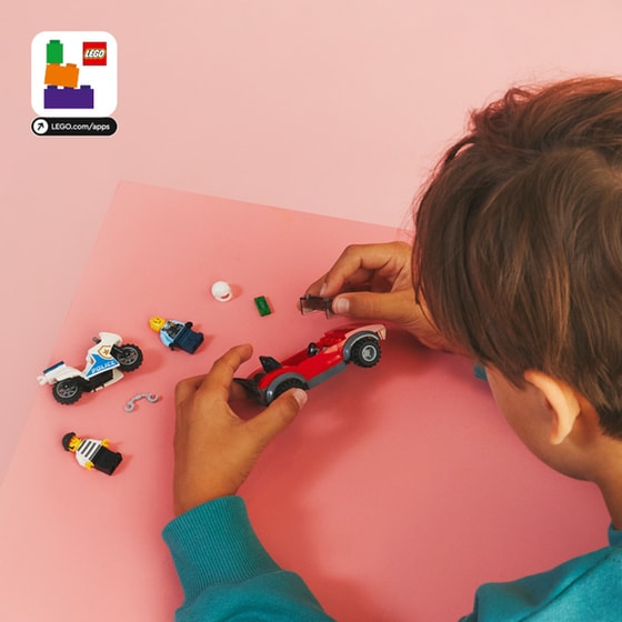 LEGO® City Police Bike Car Chase (60392) image 10