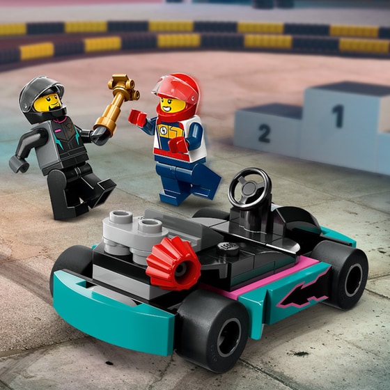 LEGO® City Go-Karts and Race Drivers (60400) image 7