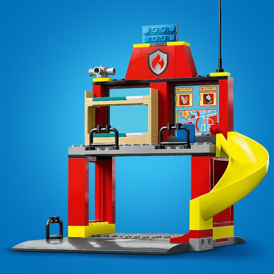 LEGO® City Fire Station And Fire Truck (60375) image 9