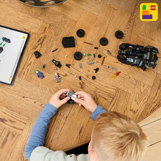 LEGO® DC Batman™ Tumbler vs. Two-Face™ & The Joker™ (76303) image 11