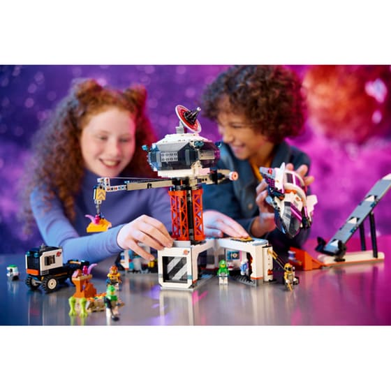 LEGO® City Space Base and Rocket Launchpad (60434) image 8