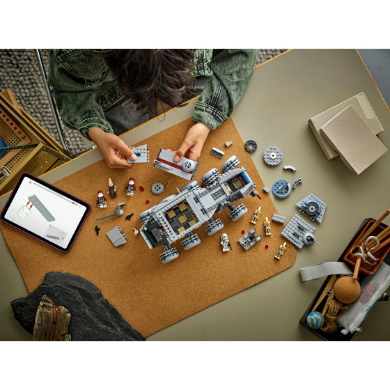 LEGO® Star Wars™ Republic Juggernaut (75413) image 4