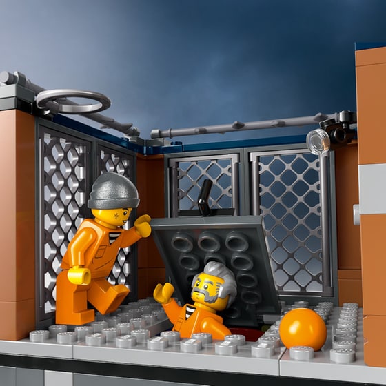 LEGO® City Police Prison Island (60419) image 11