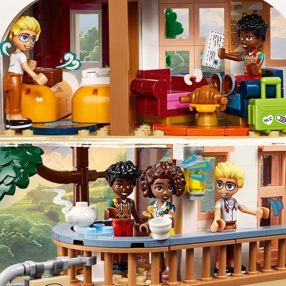 LEGO® Friends Castle Bed and Breakfast (42638) image 15