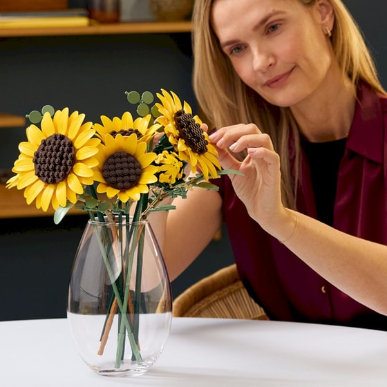 LEGO® Botanicals Sunflower Bouquet (11502) image 5