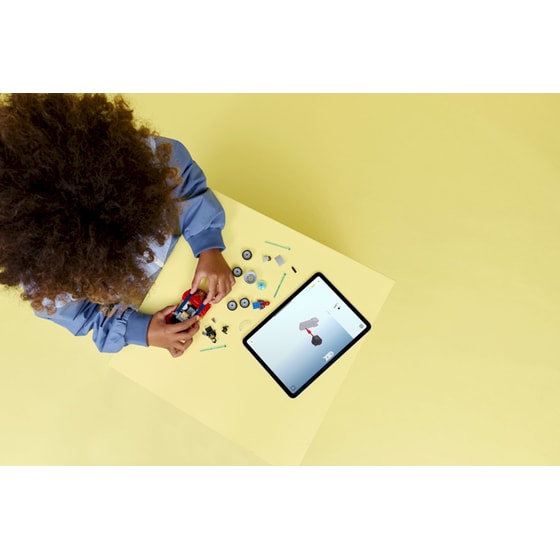 LEGO® Marvel Spider-Man Car vs. Venomized Wolverine (76336) image 3