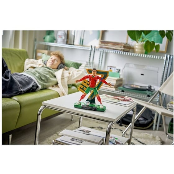 LEGO® Edition Football Cristiano Ronaldo (43016) image 13