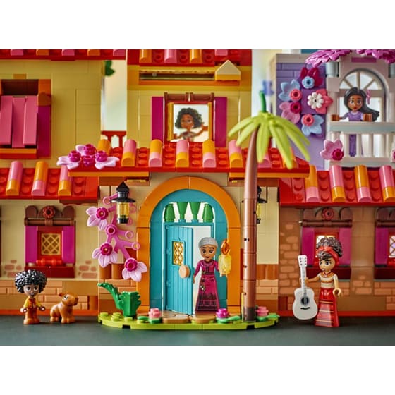 LEGO® Disney The Magical Madrigal House (43245) image 11