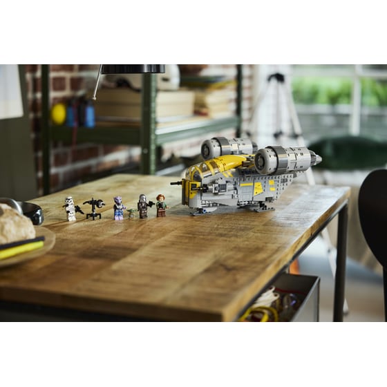LEGO® Star Wars™ The Razor Crest™ (75447) image 6