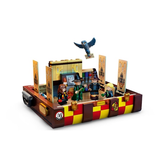 LEGO® Harry Potter Wizarding World Hogwarts™ Magical Trunk (76399) image 2