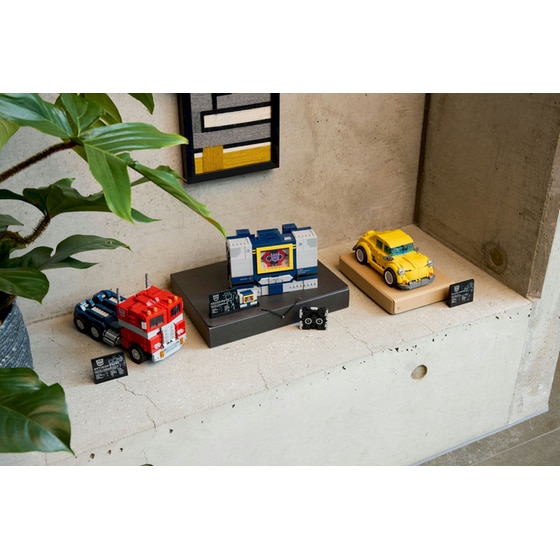 LEGO® Icons Transformers: Soundwave (10358) image 6