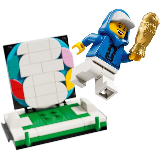 LEGO® Editions FIFA World Cup™ Official Trophy (43020) image 3