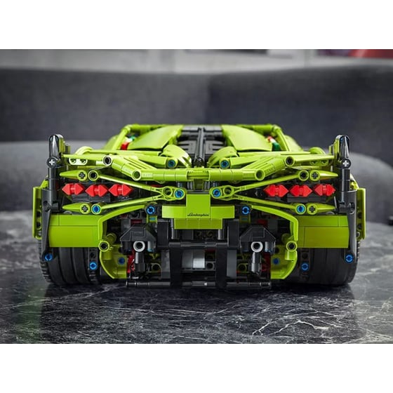LEGO® Technic Lamborghini Sian FKP 37 (42115) image 16