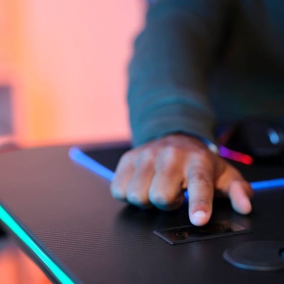 Γραφείο Gaming GXT709 Luminus RGB από Ξύλο/Μέταλλο 120x60x76 cm - Μαύρο image 8