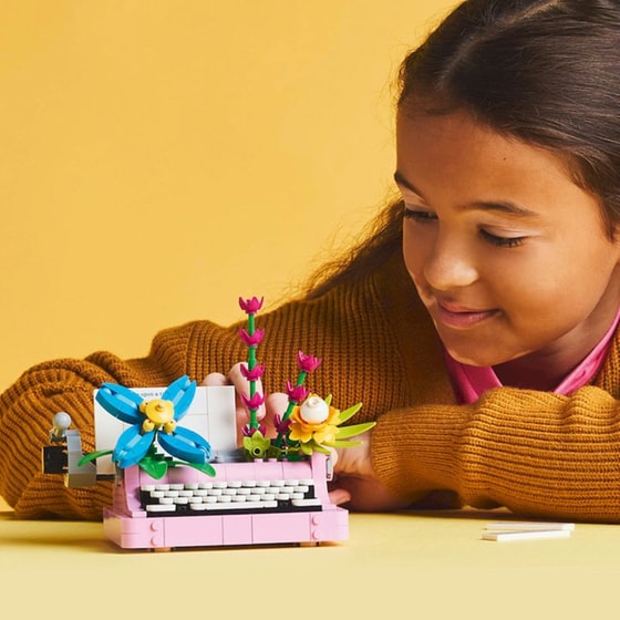 LEGO® Creator 3σε1 Γραφομηχανή με Λουλούδια (31169) image 4