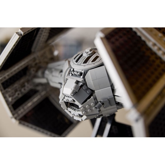 LEGO® Star Wars TIE Interceptor™ (75382) image 9