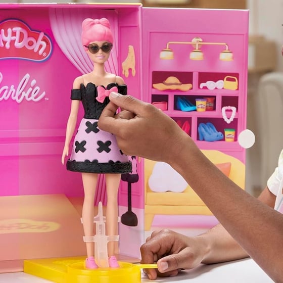 Hasbro Play-Doh Barbie Designer Fashion Show (G1356) image 8