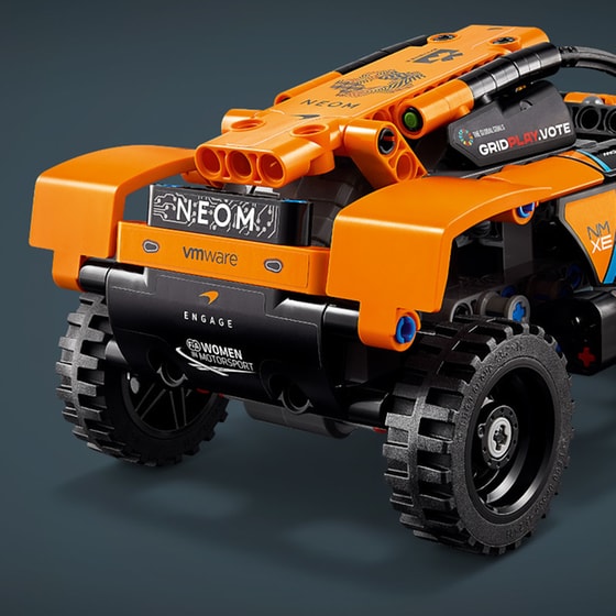 LEGO® Technic NEOM McLaren Extreme E Team (42166) image 7