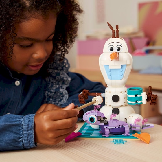 LEGO® Disney Frozen Διασκέδαση του Όλαφ και του Μπρούνι στο Πικνίκ (43287) image 3