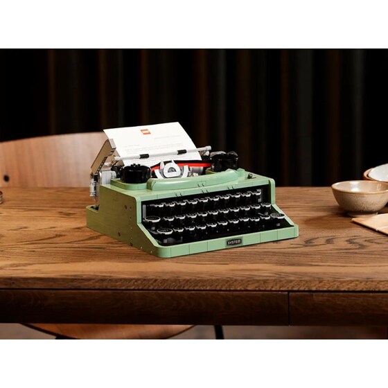 LEGO® Ideas Typewriter (21327) image 4