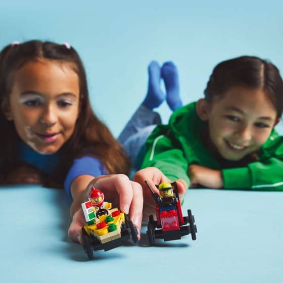 LEGO® City Pizza vs. Fire Truck Race Car Pack (60458) image 7