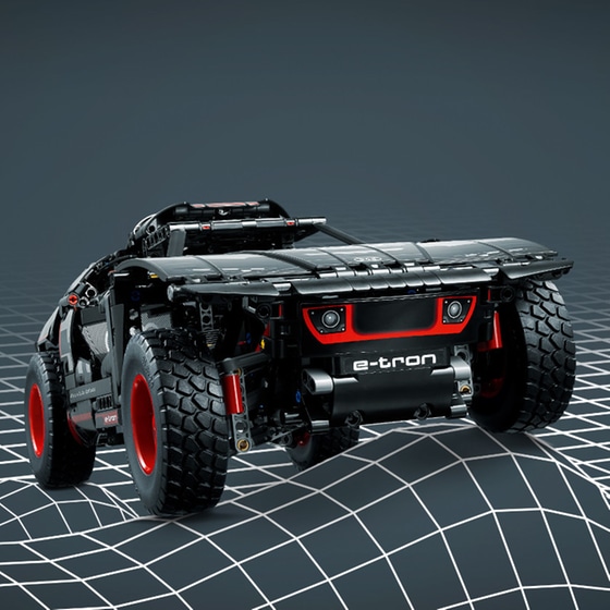 LEGO® Technic Audi RS Q e-tron (42160) image 4