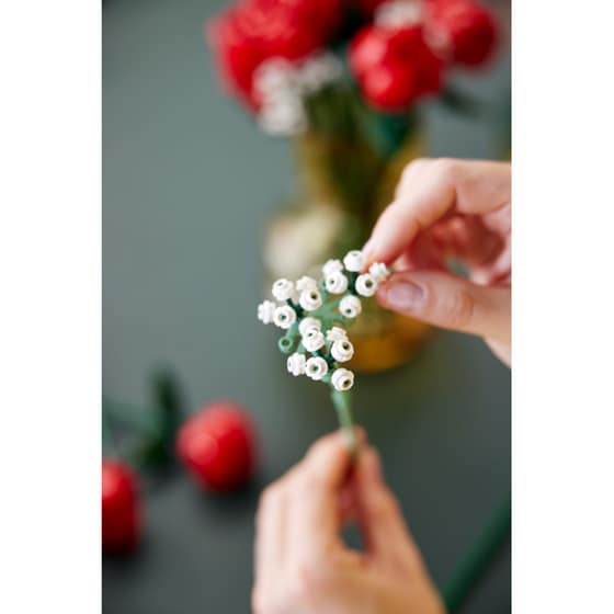 LEGO® Icons Bouquet of Roses (10328) image 13