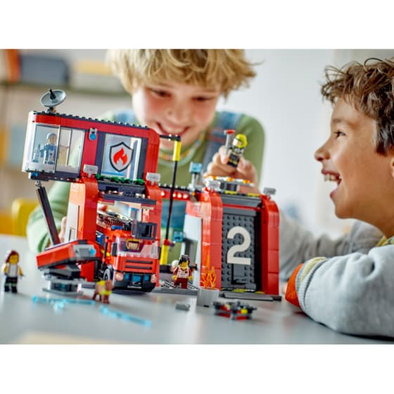 LEGO® City Fire Station with Fire Truck (60414) image 7