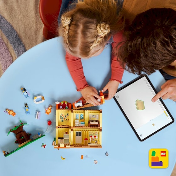 LEGO® Bluey: Bluey's Family House (11203) image 3