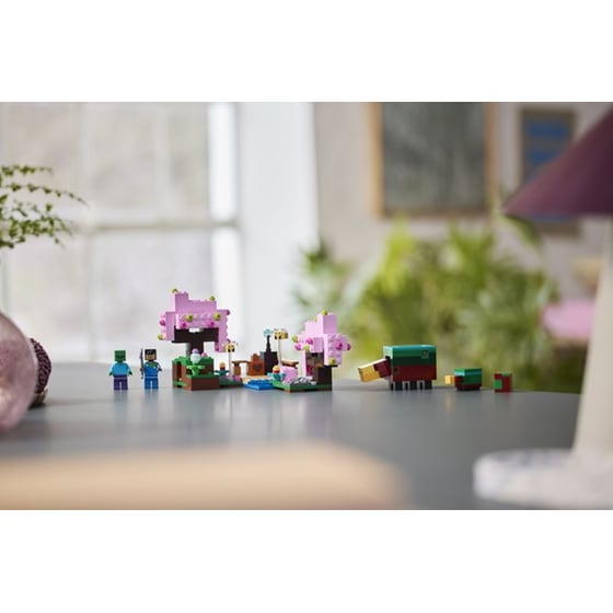 LEGO® Minecraft The Cherry Blossom Garden (21260) image 1