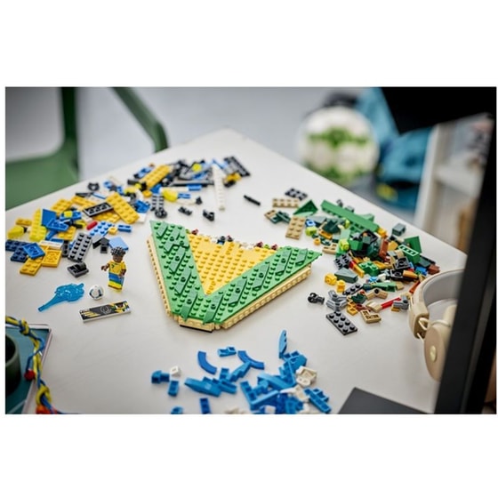 LEGO® Edition Football Vini Jr. (43027) image 16