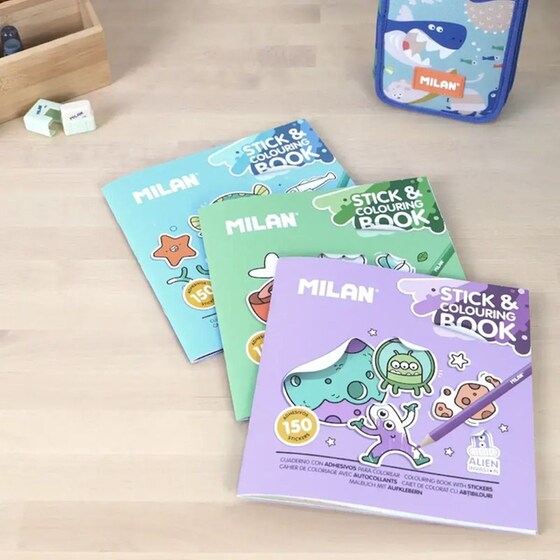 Colouring Book Milan με Αυτοκόλλητα Alien Invasion image 6