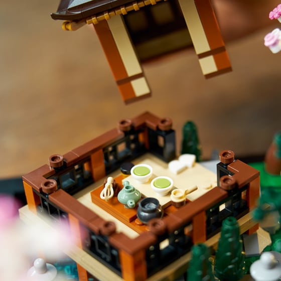 LEGO® Icons Tranquil Garden (10315) image 5