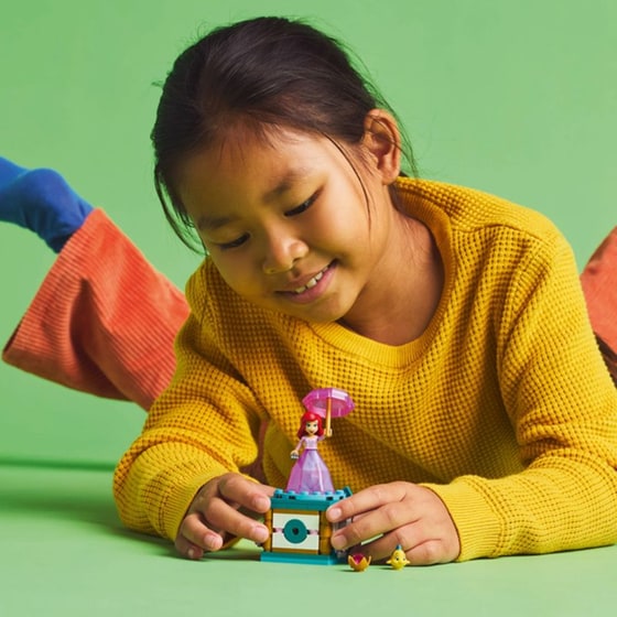 LEGO® Disney Twirling Ariel (43259) image 7