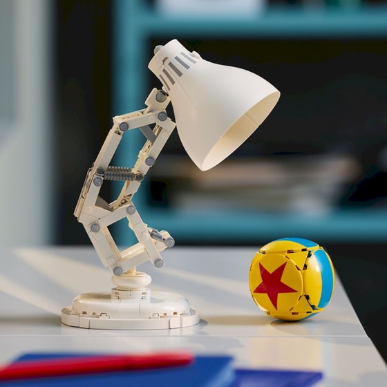 LEGO® Ideas Disney Pixar Luxo Jr. (21357) image 5