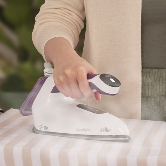 BRAUN CareStyle 5 Steam IS5247VI 7.5 bar με Δοχείο Νερού 2 L Μωβ Σύστημα Σιδερώματος image 3