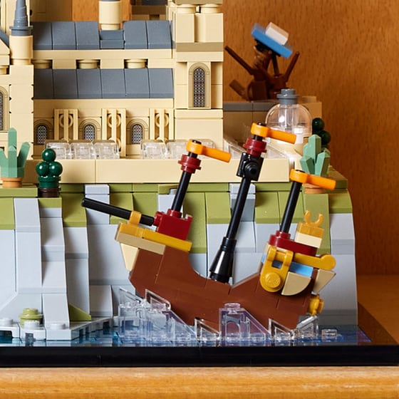 LEGO® Hogwarts™ Castle and Grounds (76419) image 4