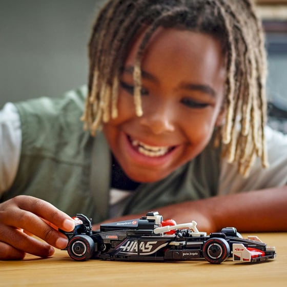 LEGO® Speed Champions MoneyGram Haas F1® Team VF-24 (77250) image 7