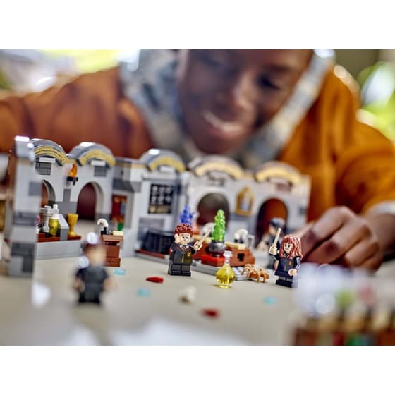 LEGO® Harry Potter Hogwarts™ Castle: Potions Class (76431) image 4