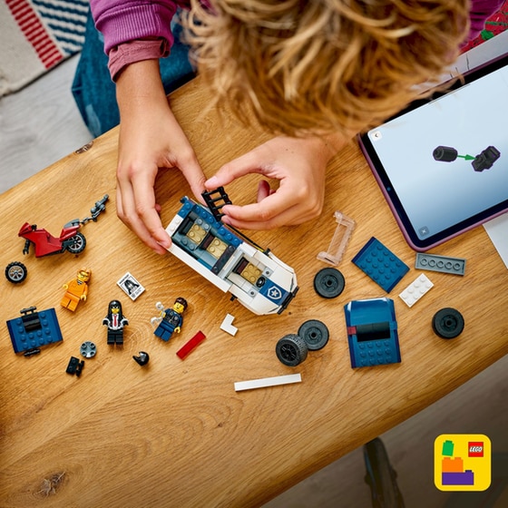 LEGO® City Αστυνομικό Βαν Μεταφοράς Κρατουμένων (60479) image 7