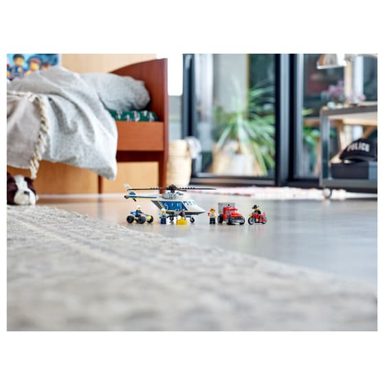 LEGO® City Police Helicopter Chase (60243) image 2
