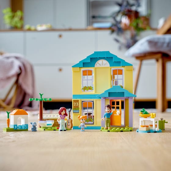 LEGO® Friends Paisleys House (41724) image 9