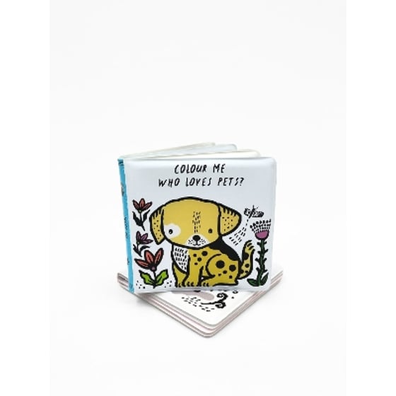 Colour Me: Who Loves Pets? image 0